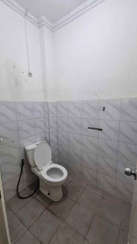 rumah second ciracas jakarta timur dalam komplek