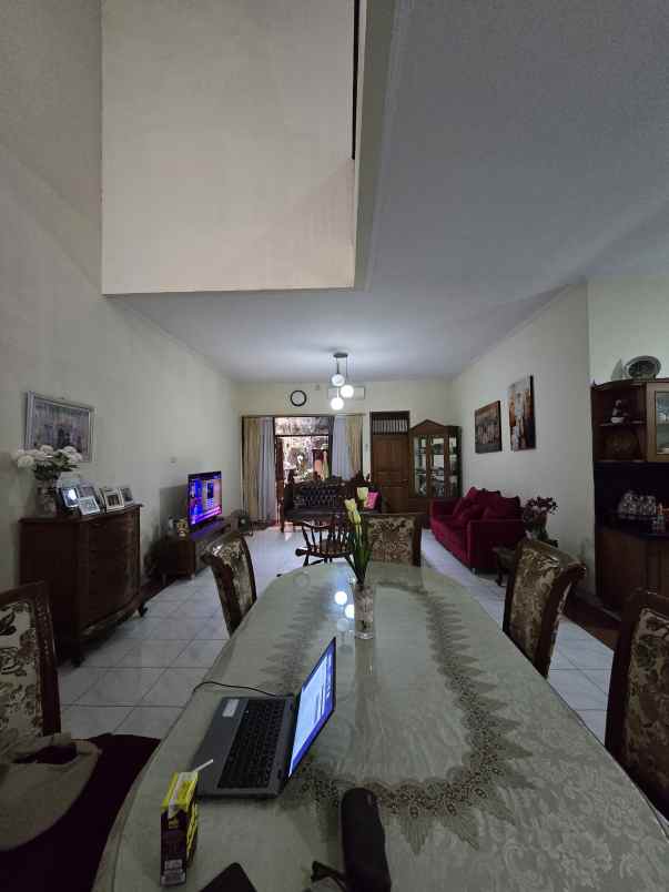rumah second dalam komplek elite di duren sawit jaktim