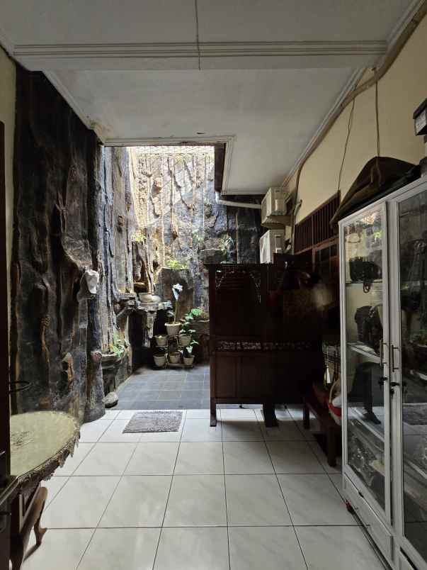 rumah second dalam komplek elite di duren sawit jaktim
