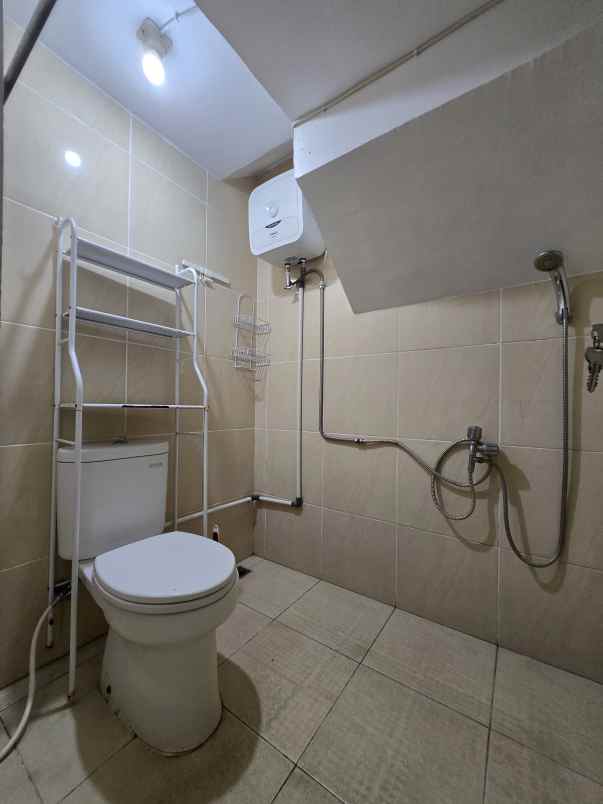 rumah secondary terawat siap huni di duren sawit