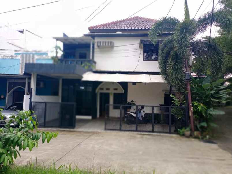 rumah strstegis dalam kompleks cilodong depok