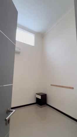 rumah sukolilo dian regency surabaya nego tipis