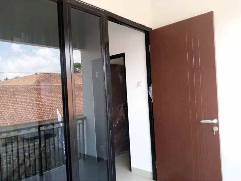 rumah villa cipanas cuma 10 k m ke puncak pass