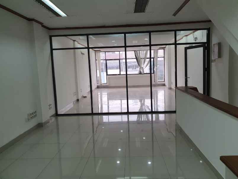 sewa ruko di roxy mas kondisi rapih