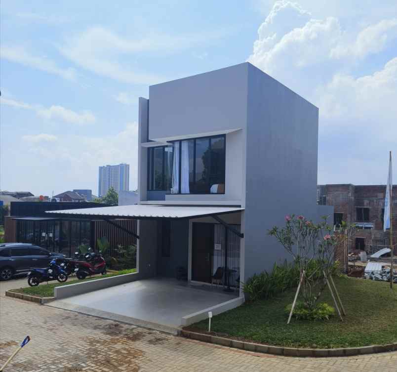 townhouse 2 lantai dekat stasiun lrt ciracas