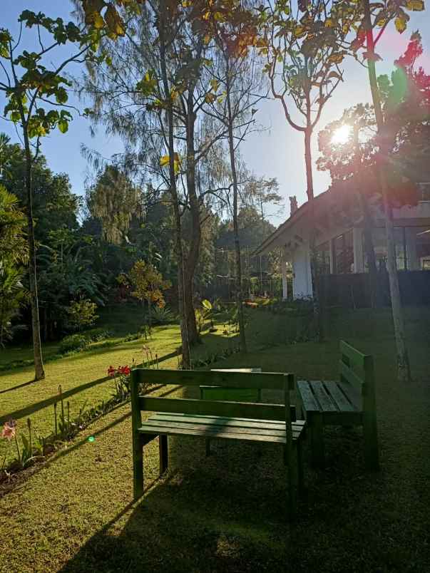 villa trawas di taman ganjaran