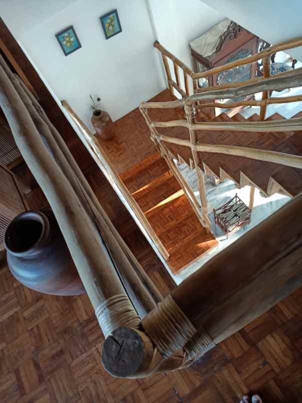 villa trawas di taman ganjaran
