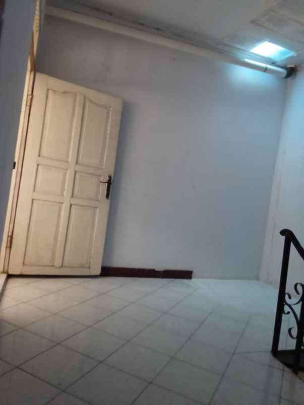 baru renov 3 kt nyaman sewa murah