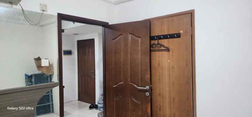 dijual apartemen jl mh thamrin km 2 7 rt