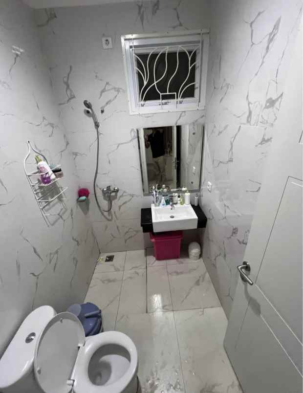 dijual cepat rumah 2 lantai bangunan baru siap huni