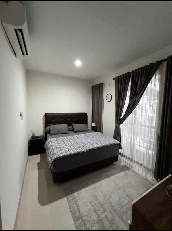 dijual cepat rumah 2 lantai bangunan baru siap huni