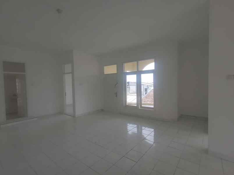 dijual cepat rumah 2 lantai di beji depok