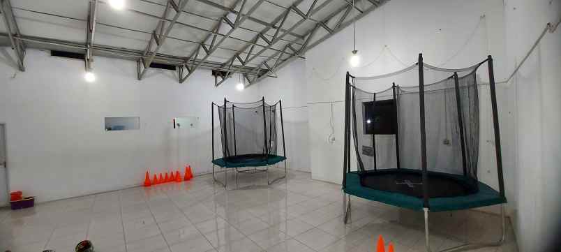 dijual gudang tempat usaha