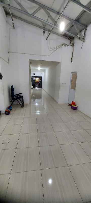 dijual gudang tempat usaha