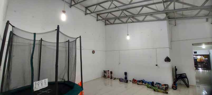 dijual gudang tempat usaha