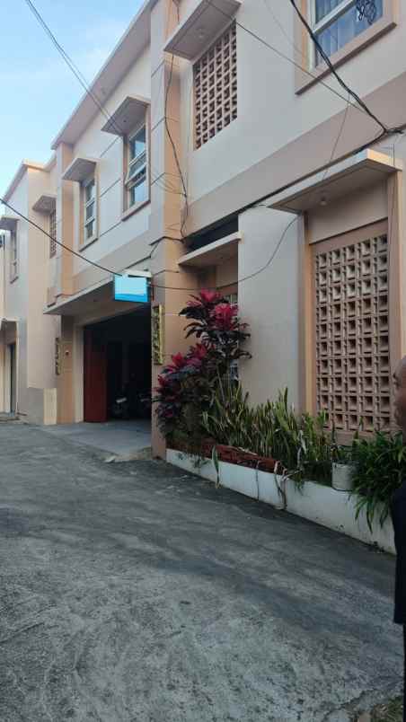dijual kost kost an murah 3 lantai