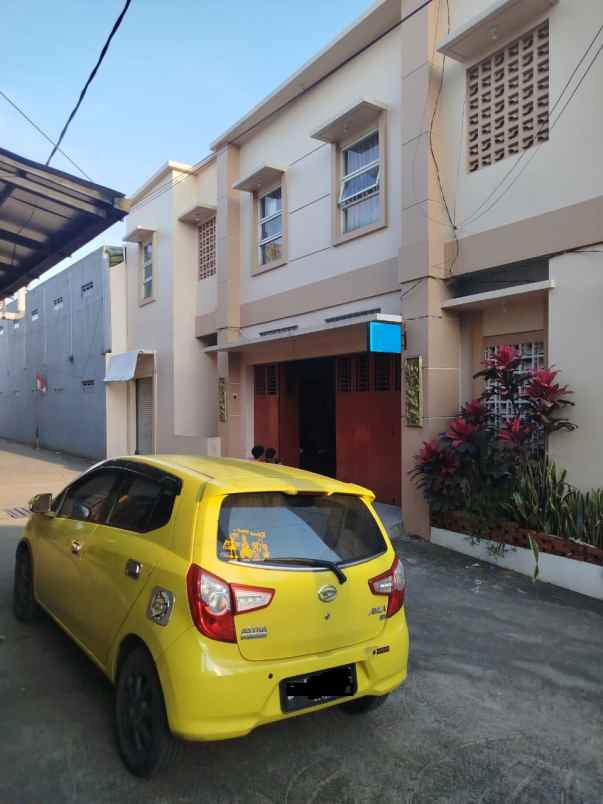 dijual kost kost an murah 3 lantai
