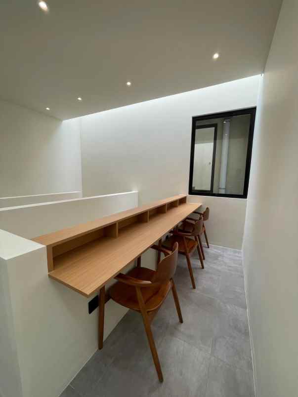 dijual kost maguwoharjo depok kab