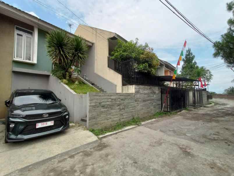 dijual murah rumah bukit sariwangi lokasi strategis
