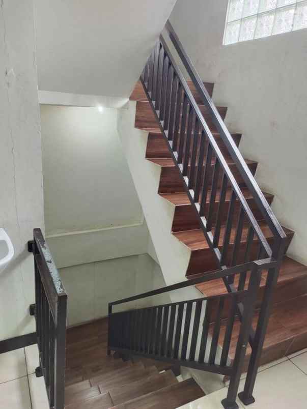 dijual ruko 3 lantai di senen jakarta pusat