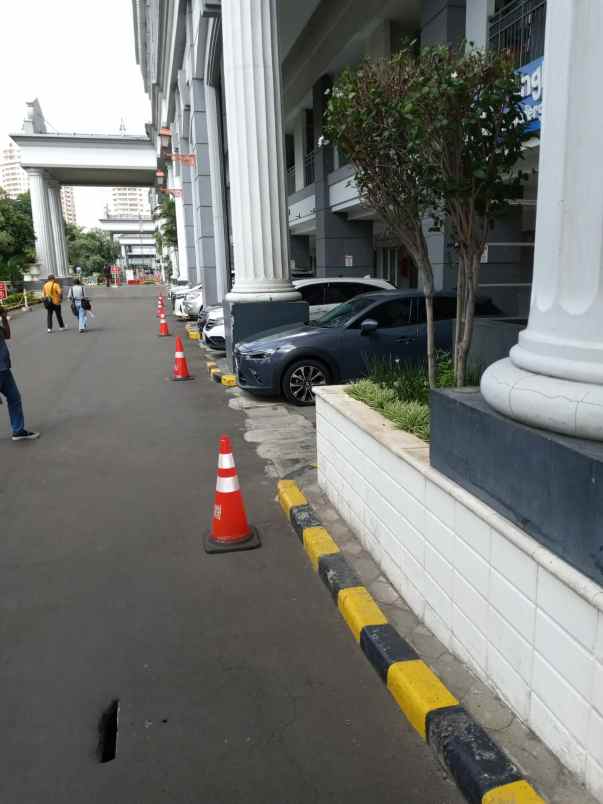 dijual ruko dengan lokasi bagus di french walk moi