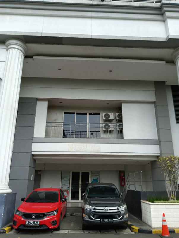 dijual ruko dengan lokasi bagus di french walk moi