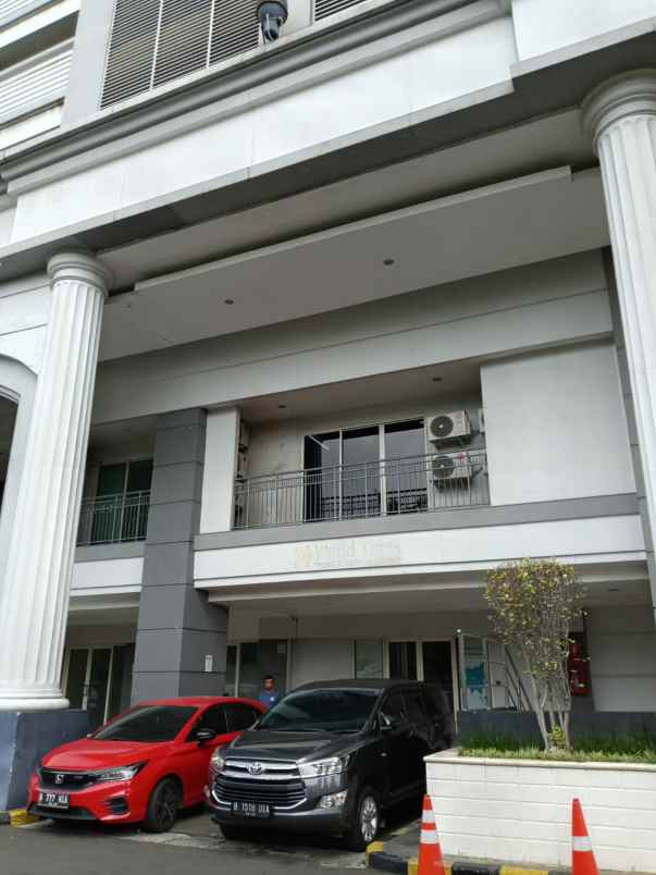 dijual ruko dengan lokasi bagus di french walk moi