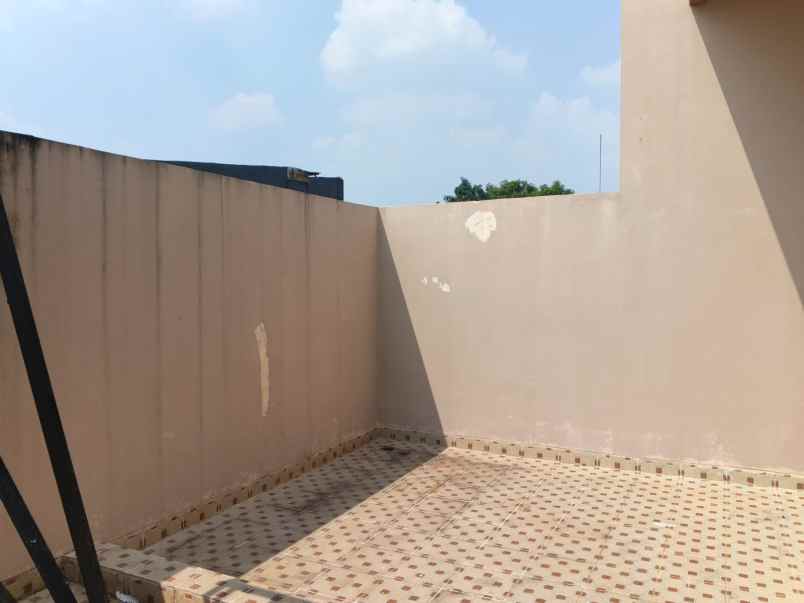dijual ruko gudang kantor jalan pondok kacang timur