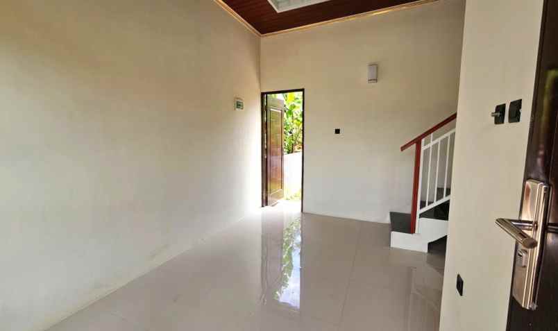 dijual rumah 2 lantai hook ready 3kt 2km cibinong