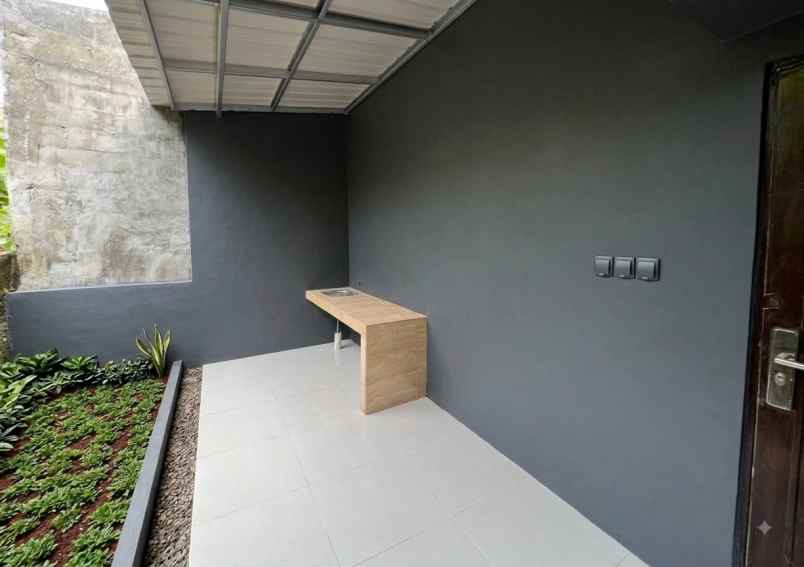 dijual rumah 2 lantai hook ready 3kt 2km cibinong