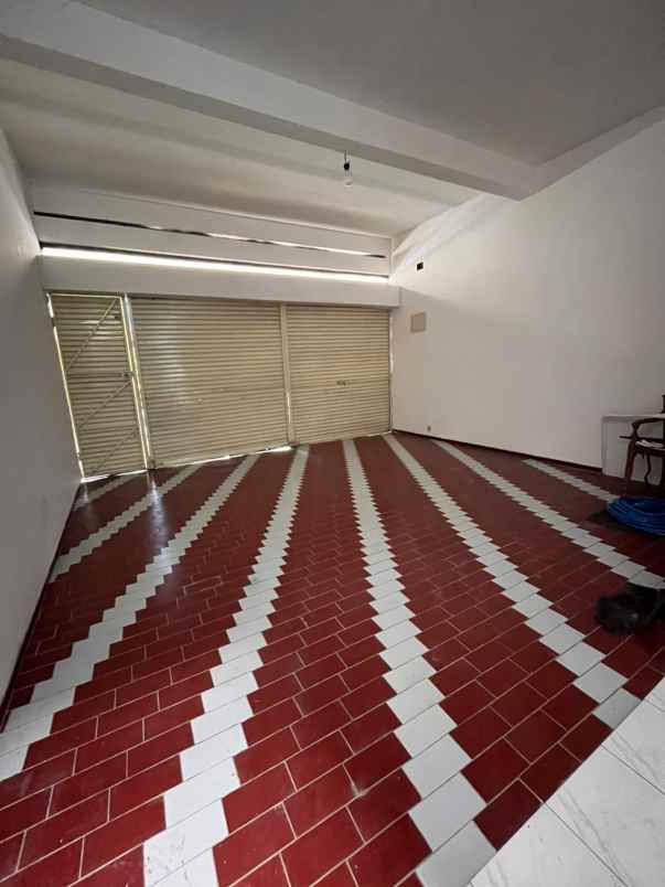 dijual rumah 2 lantai nyaman strategi dan siap huni