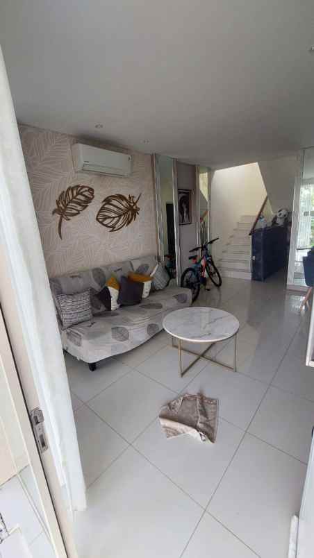 dijual rumah adelaide grand pakuwon