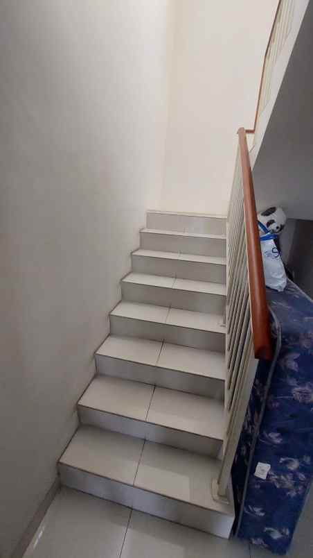 dijual rumah adelaide grand pakuwon