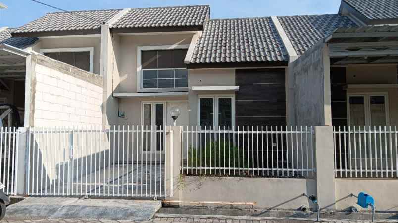 dijual rumah alana cemandi sidoarjo