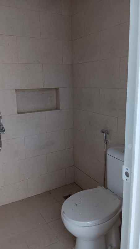 dijual rumah alana cemandi sidoarjo