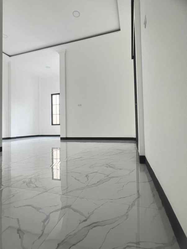dijual rumah babatan pantai