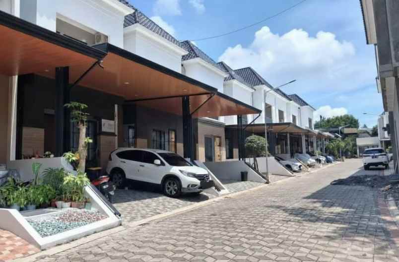 dijual rumah banyumanik