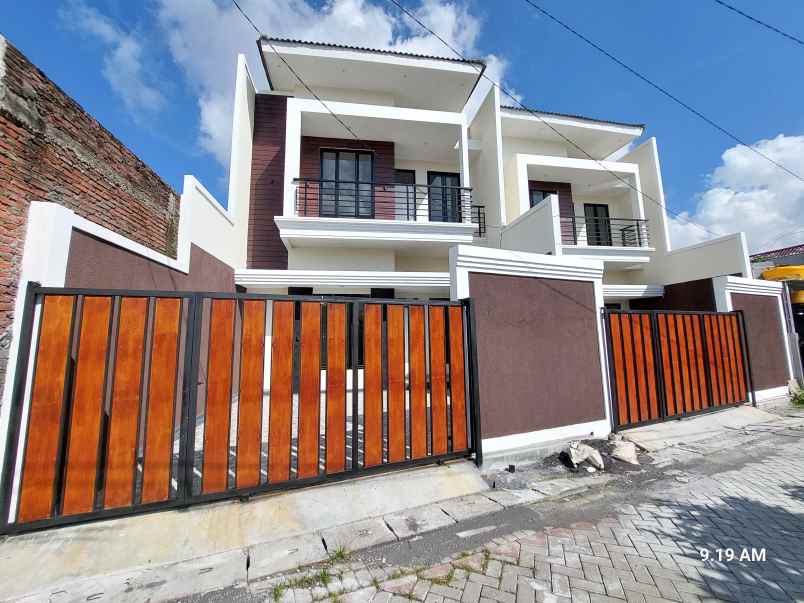dijual rumah baru medokan ayu gununganyar surabaya