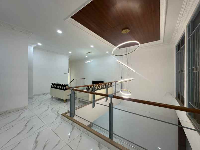 dijual rumah batununggal