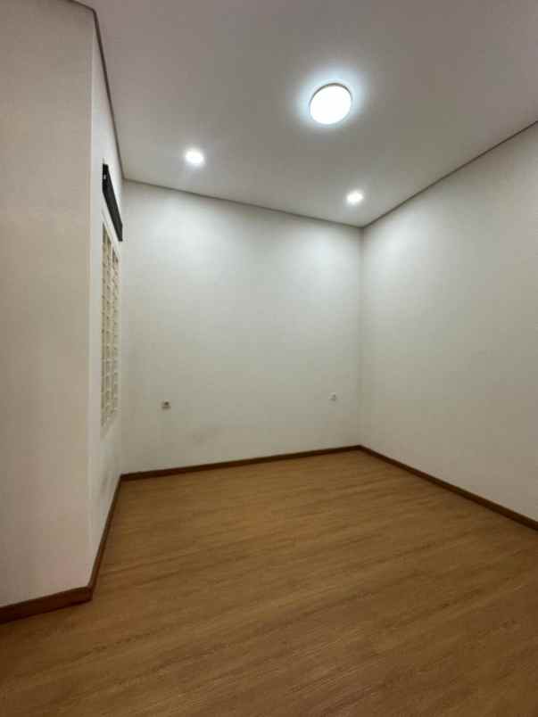dijual rumah batununggal