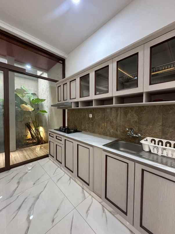 dijual rumah batununggal