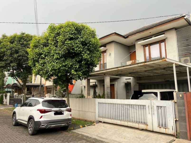 dijual rumah batununggal indah soekarno
