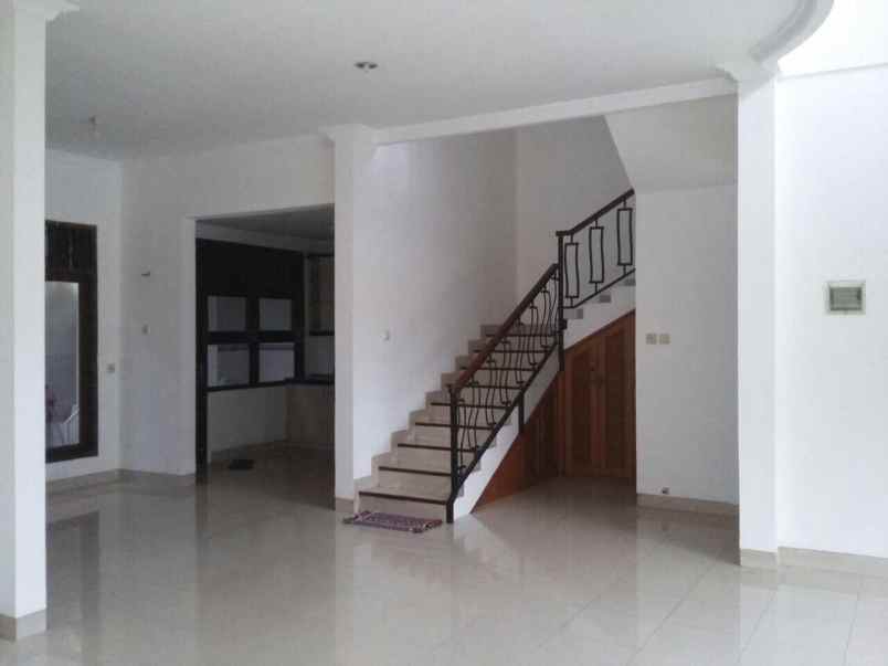 dijual rumah bintaro sektor 3