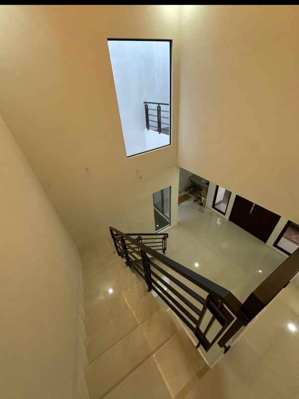 dijual rumah bintaro sektor 9