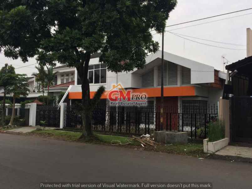 dijual rumah buah batu