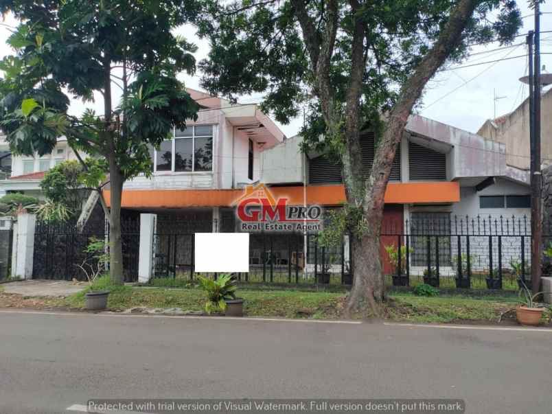 dijual rumah buah batu