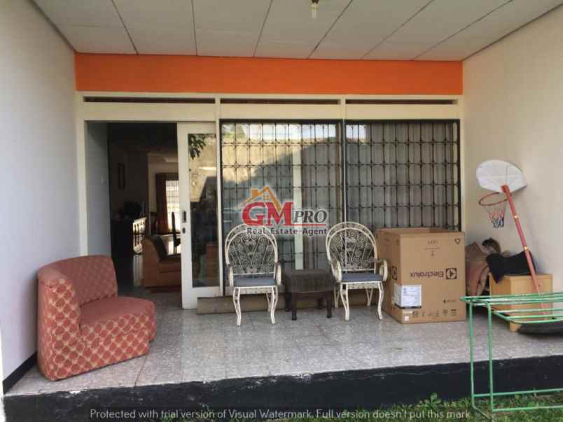 dijual rumah buah batu