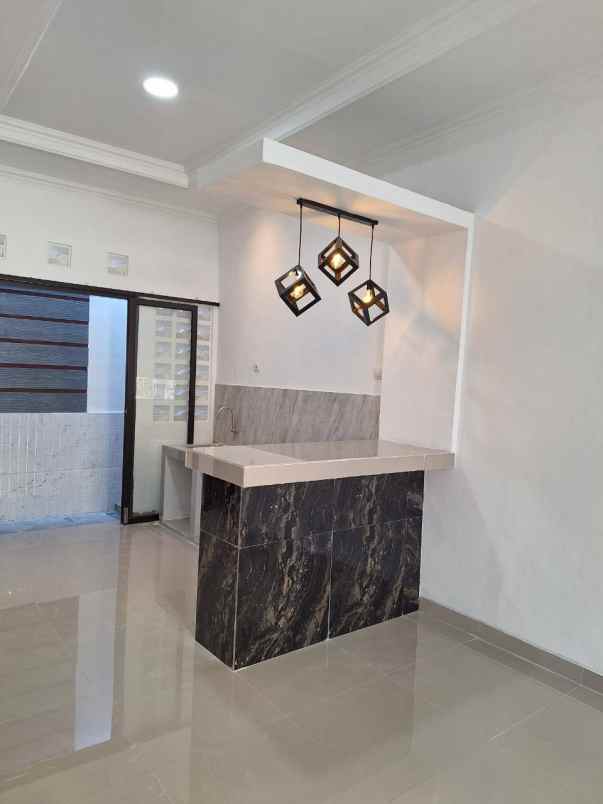 dijual rumah bumi rinjani mustikajaya