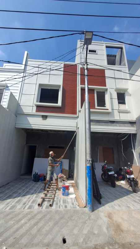 dijual rumah cempaka putih