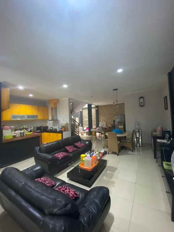 dijual rumah cibubur county